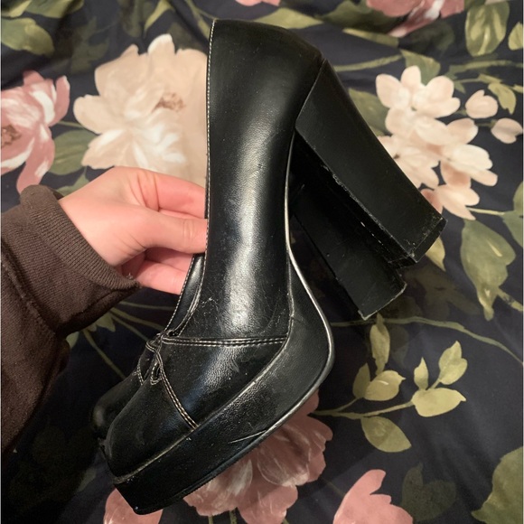 Bongo ‘Cinderella’ Black Vegan Leather Round Toe Chunky 4” Heels 90s Y2K - Picture 5 of 8